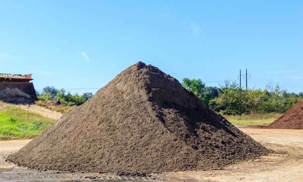 Black Dirt Delivery in Macomb