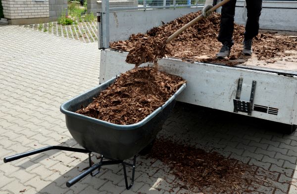 Bulk Mulch Delivery in Macomb