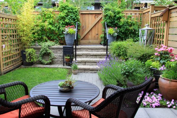 Small Yard Landscaping in Macomb
