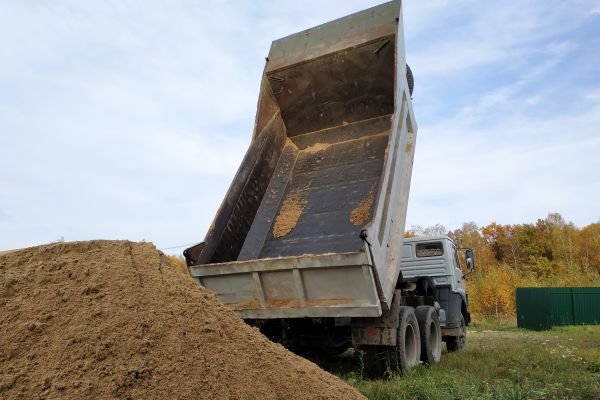 Topsoil Delivery in Macomb