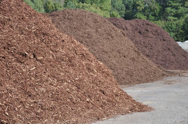 Brown Mulch Delivery in Macomb