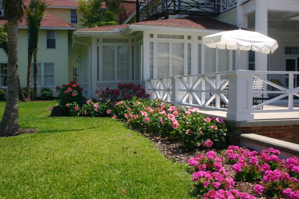 Deck Landscaping Service in Macomb